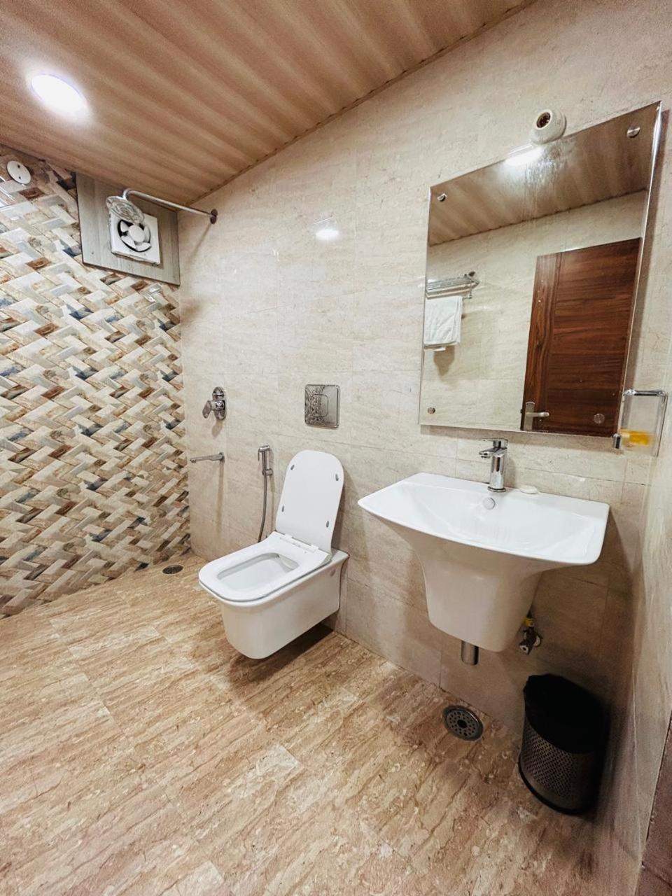 Yog Maya Regency B&B Shimla Extérieur photo
